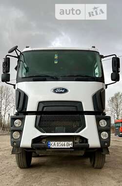 Ford Cargo 2020
