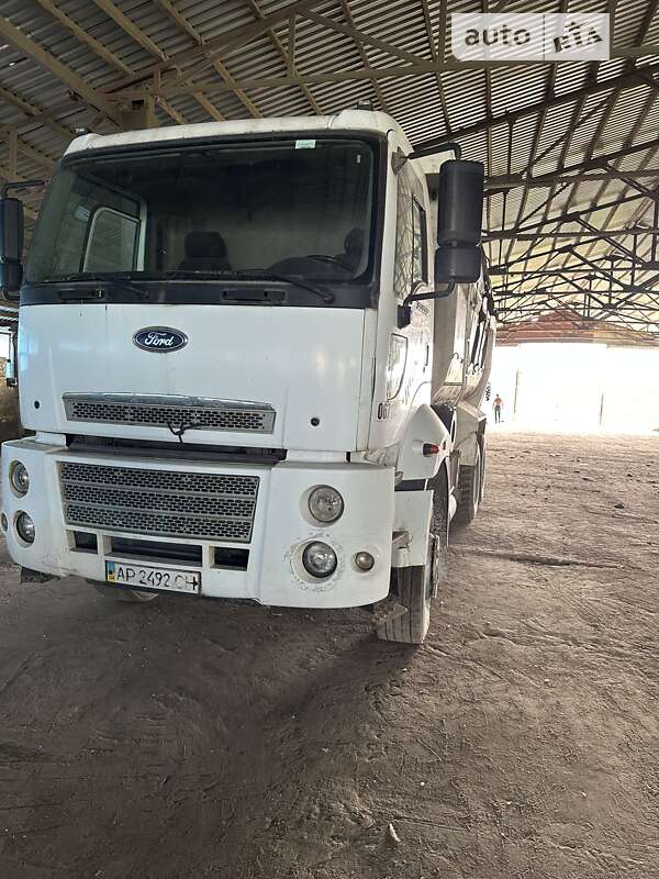 Самосвал Ford Cargo 2011 в Львове