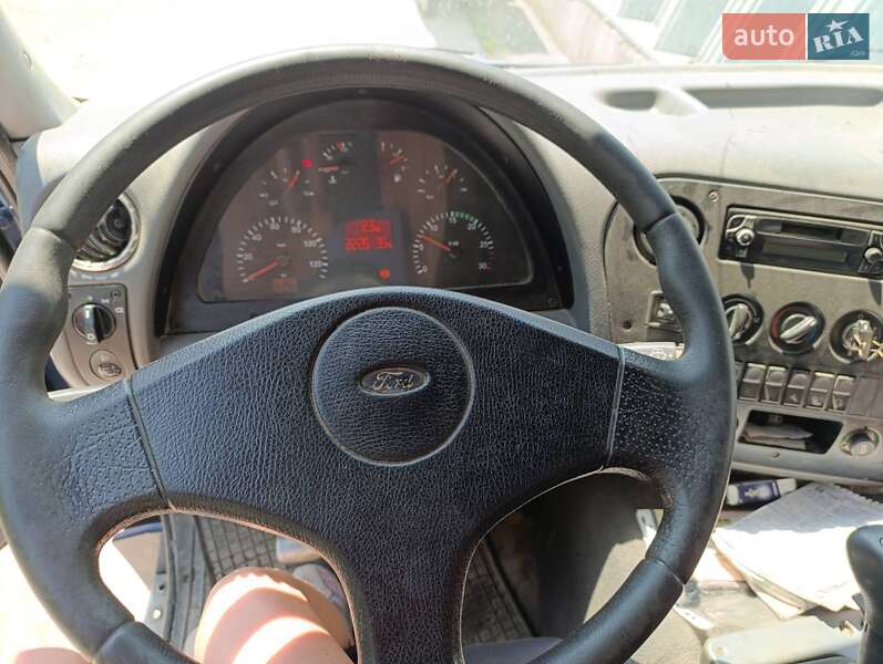 Вантажний фургон Ford Cargo 2008 в Дніпрі