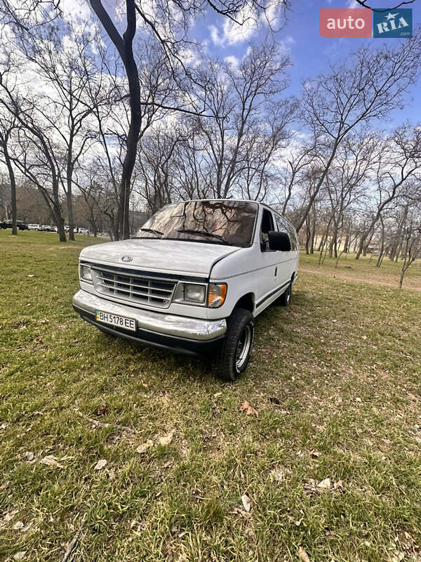 Микроавтобус Ford Club Wagon 1994 в Одессе фото 2 Микроавтобус Ford Club Wagon 1994 в Одессе