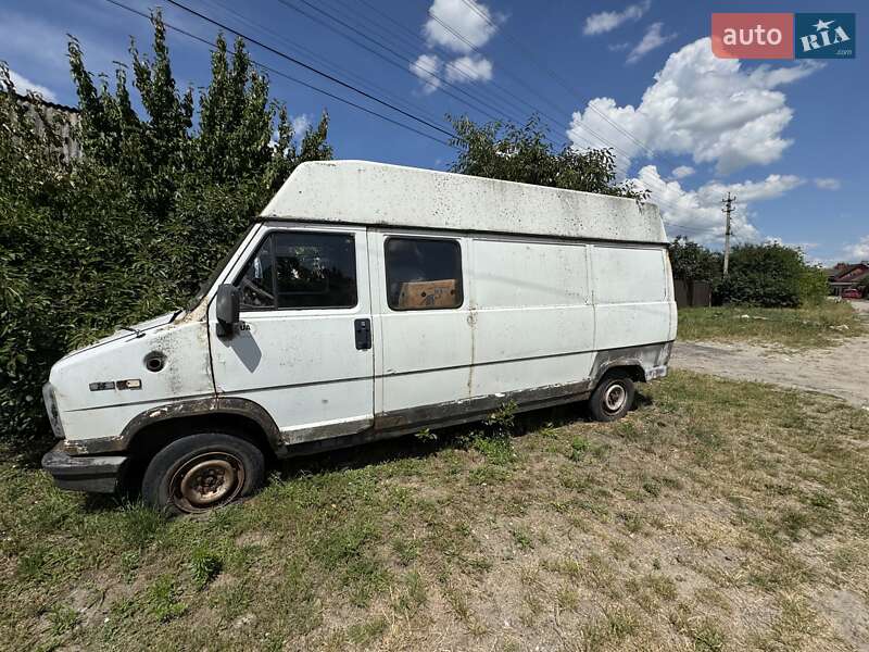 Мікроавтобус Ford Club Wagon 1979 в Славуті