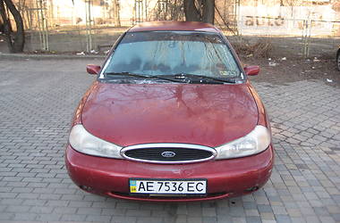 Седан Ford Contour 1999 в Запорожье