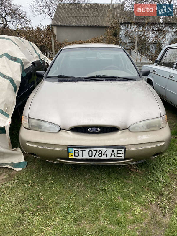 Седан Ford Contour 1997 в Березанке
