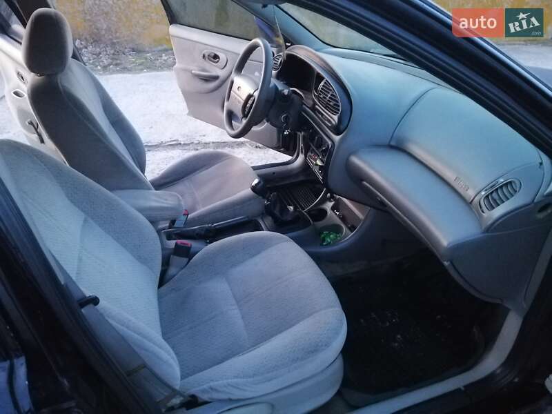 Седан Ford Contour 1997 в Каневе