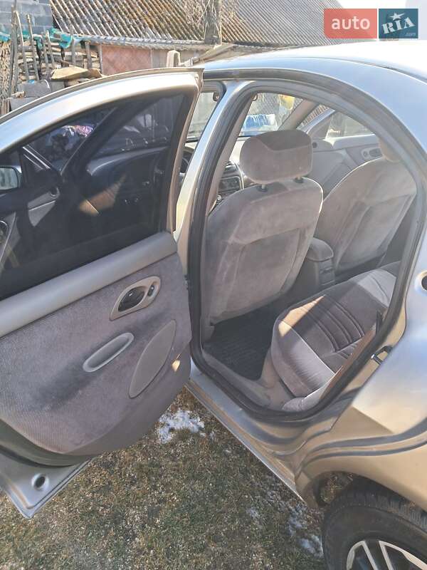 Седан Ford Contour 1996 в Івано-Франківську