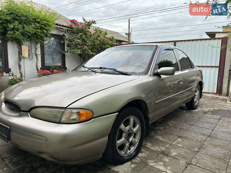 Седан Ford Contour 1996 в 