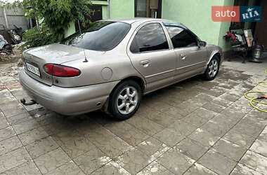 Седан Ford Contour 1996 в 