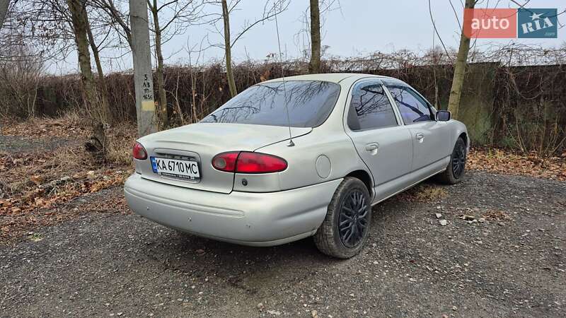 Седан Ford Contour 1996 в Новых Петровцах