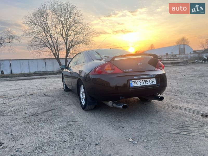Купе Ford Cougar 1999 в Дубні