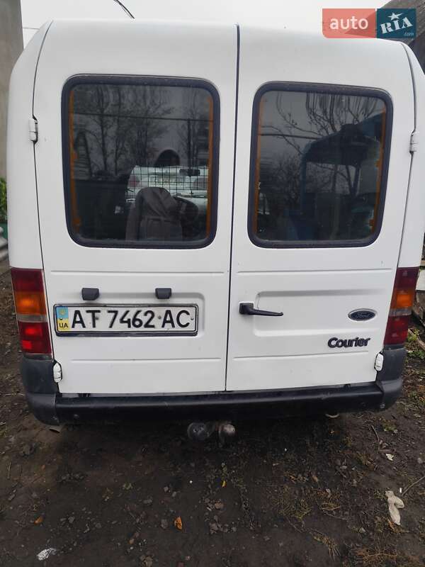 Грузовой фургон Ford Courier 1998 в Кельменцах