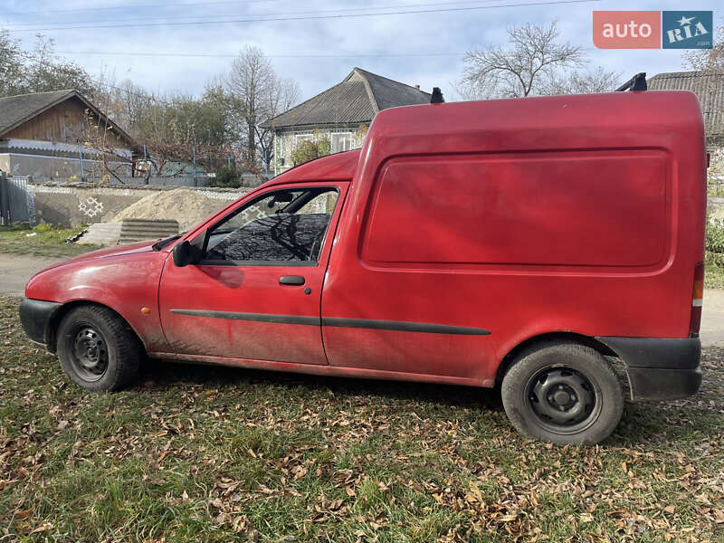 Минивэн Ford Courier 1999 в Городке