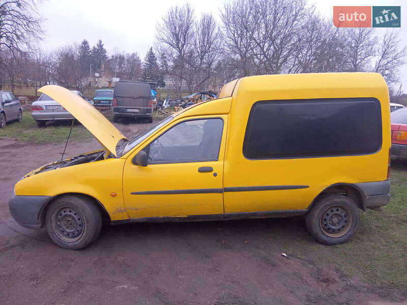Минивэн Ford Courier 1997 в Христиновке
