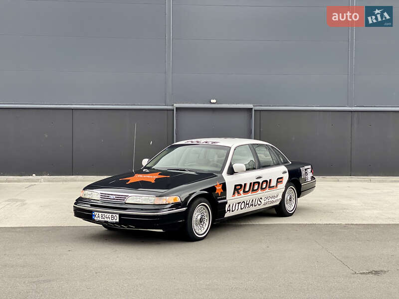 Седан Ford Crown Victoria 1994 в Киеве