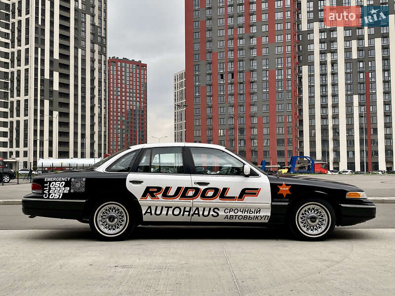 Седан Ford Crown Victoria 1994 в Киеве