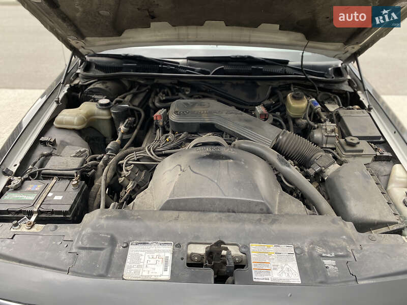 Седан Ford Crown Victoria 1994 в Киеве