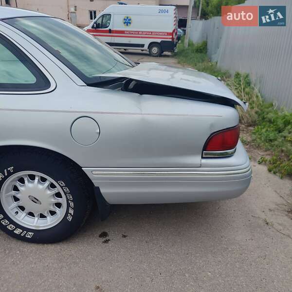 Седан Ford Crown Victoria 1996 в Харкові