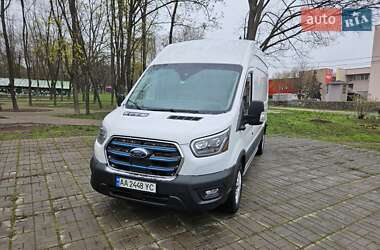 Грузовой фургон Ford E-Transit 2022 в 