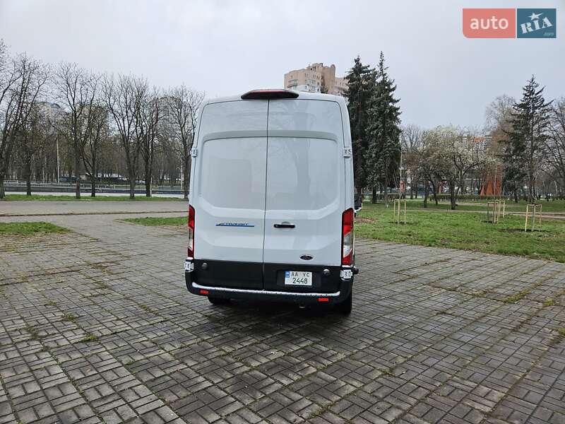 Грузовой фургон Ford E-Transit 2022 в Киеве
