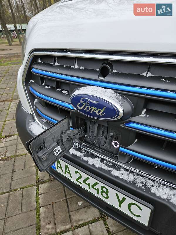 Грузовой фургон Ford E-Transit 2022 в Киеве