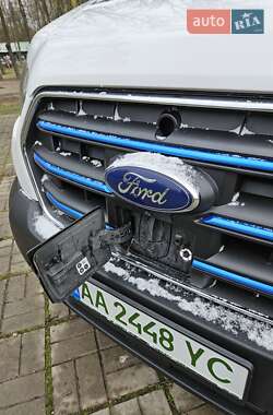 Грузовой фургон Ford E-Transit 2022 в 