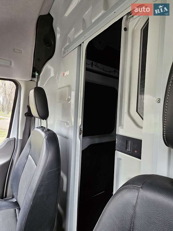 Грузовой фургон Ford E-Transit 2022 в Киеве