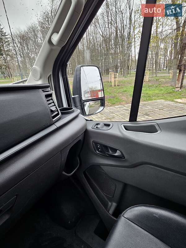 Грузовой фургон Ford E-Transit 2022 в Киеве