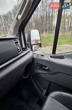 Грузовой фургон Ford E-Transit 2022 в 
