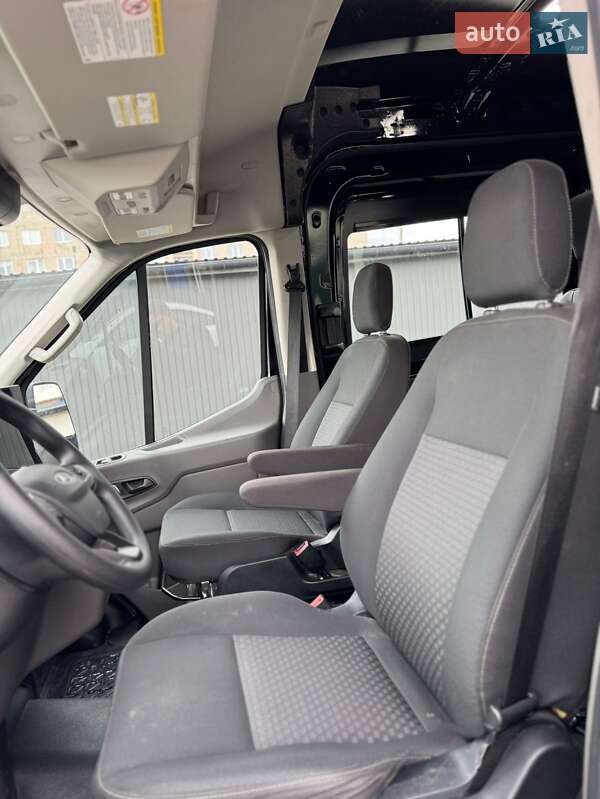 Микроавтобус Ford E-Transit 2023 в Сокале