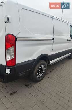 Грузовой фургон Ford E-Transit 2022 в Пирятине