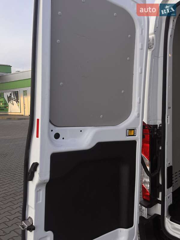 Грузовой фургон Ford E-Transit 2023 в Луцке