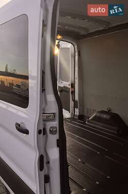 Вантажний фургон Ford E-Transit 2023 в Луцьку