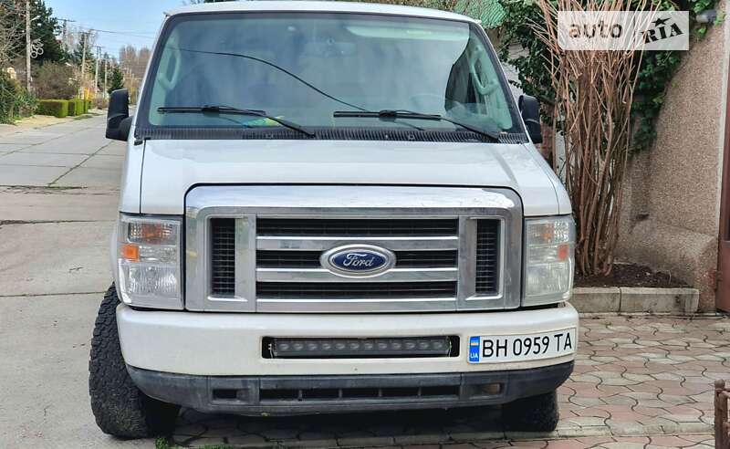 Ford Econoline 2013