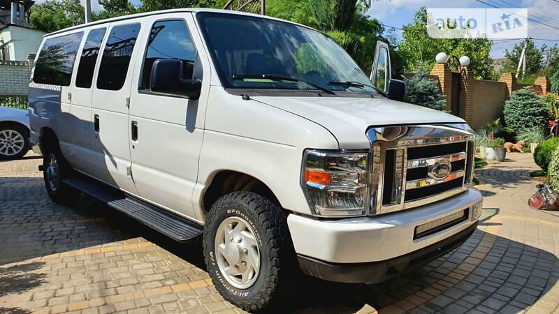 Минивэн Ford Econoline 2013 в Львове