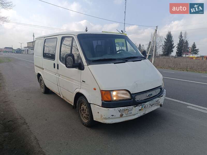 Мінівен Ford Econovan 1996 в Чернівцях
