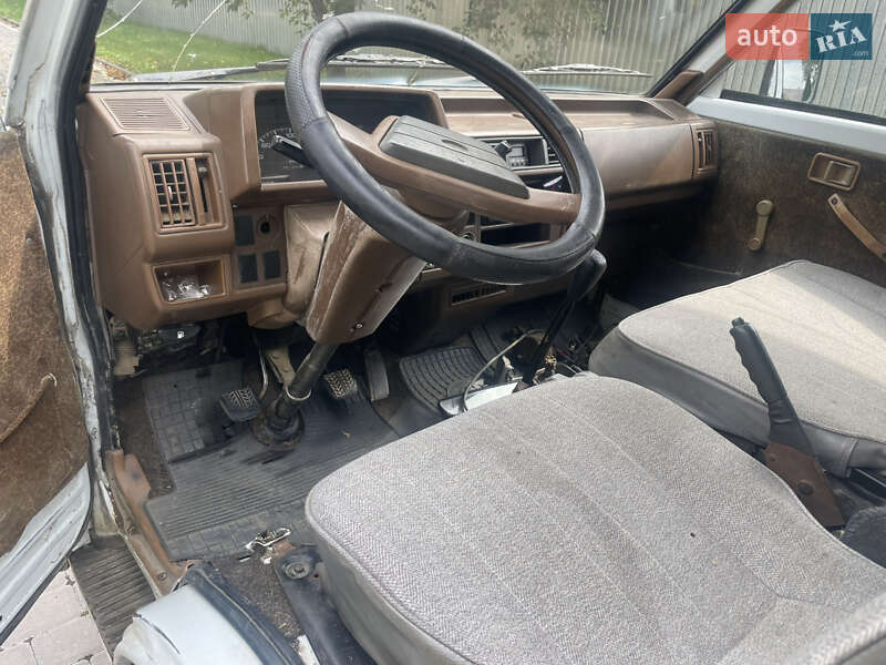 Минивэн Ford Econovan 1988 в Черновцах