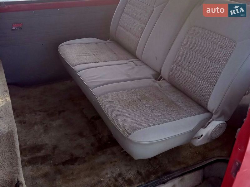 Минивэн Ford Econovan 1989 в Заболотове