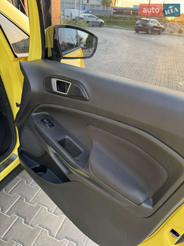 Внедорожник / Кроссовер Ford EcoSport 2015 в Днепре
