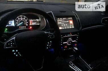 Внедорожник / Кроссовер Ford Edge 2018 в 