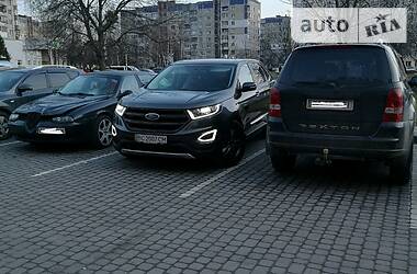 Позашляховик / Кросовер Ford Edge 2015 в 
