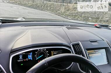 Позашляховик / Кросовер Ford Edge 2015 в 