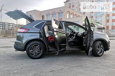 Позашляховик / Кросовер Ford Edge 2015 в 