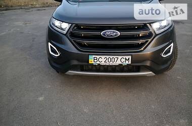 Позашляховик / Кросовер Ford Edge 2015 в 
