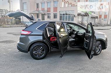 Позашляховик / Кросовер Ford Edge 2015 в 