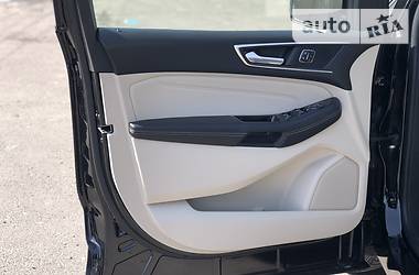 Позашляховик / Кросовер Ford Edge 2016 в 