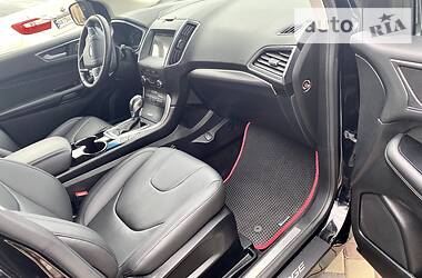 Позашляховик / Кросовер Ford Edge 2017 в 