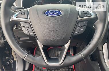Позашляховик / Кросовер Ford Edge 2017 в 