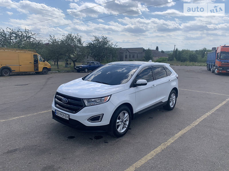 Позашляховик / Кросовер Ford Edge 2015 в 
