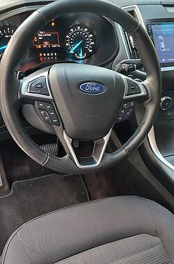 Внедорожник / Кроссовер Ford Edge 2016 в 