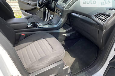 Внедорожник / Кроссовер Ford Edge 2015 в 