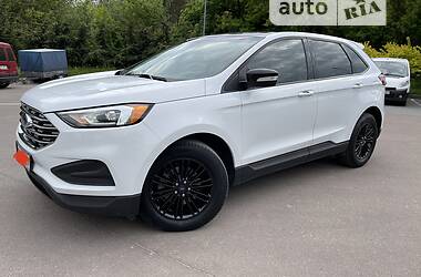 Внедорожник / Кроссовер Ford Edge 2018 в 